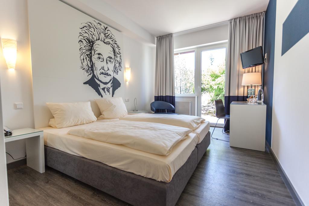 Hotel Fliegendes Klassenzimmer Bad Berleburg Buitenkant foto