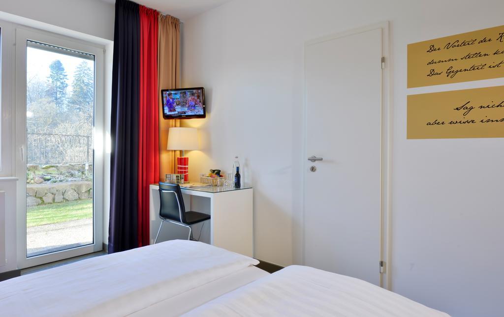Hotel Fliegendes Klassenzimmer Bad Berleburg Buitenkant foto