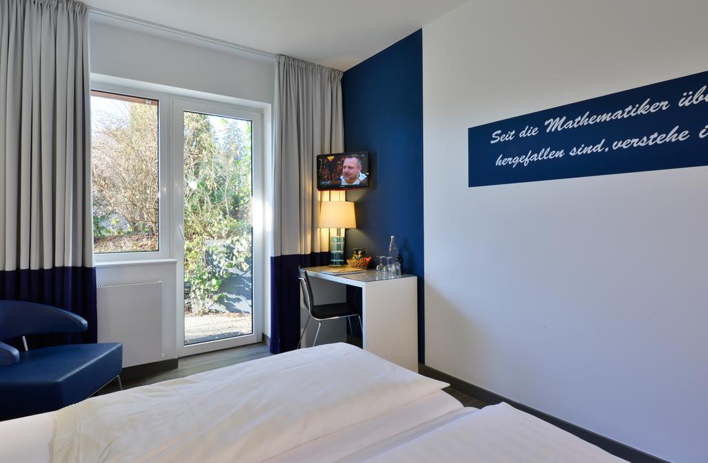 Hotel Fliegendes Klassenzimmer Bad Berleburg Buitenkant foto