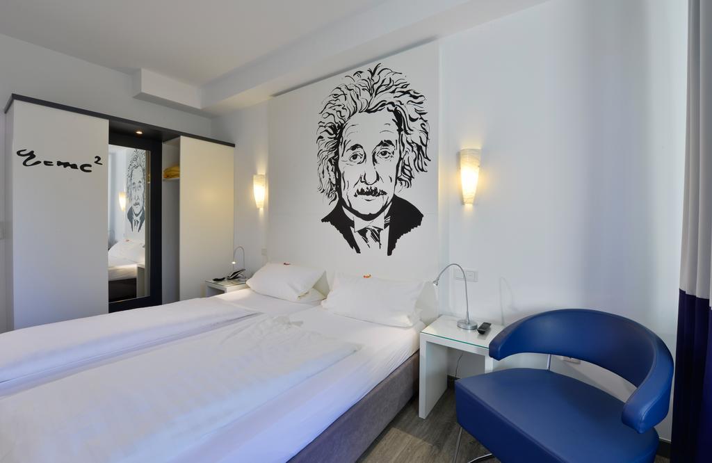 Hotel Fliegendes Klassenzimmer Bad Berleburg Buitenkant foto